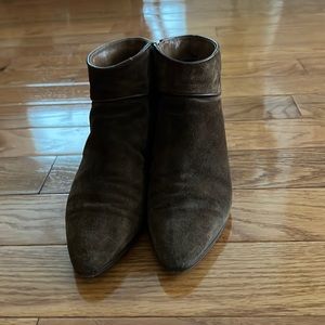 Aqua tapia ankle boots size 6